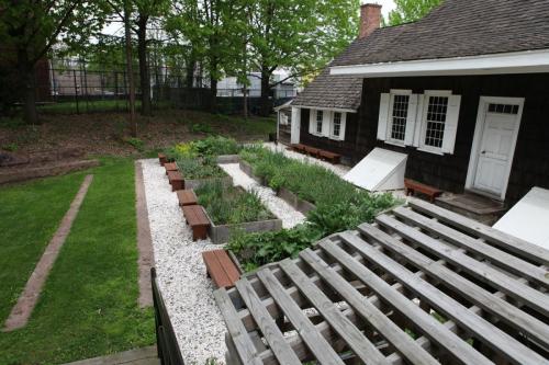 Wyckoff_Exteriors_Garden_011